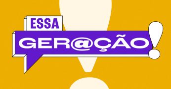 Logo do podcast "Essa geração". A arte consiste em um balão de fala na cor roxa, dentro do qual há a palavra "Essa", em um anexo branco, e "Geração" em caixa alta e com o "a" substituído por uma arroba - e a ilustração é completada por um ponto de exclamação. Há ao fundo, que tem a cor laranja como predominante, um sinal de exclamação grande na cor branca.