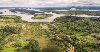 Quais ações relacionadas ao orçamento público podem frear o desmatamento na Amazônia Legal?