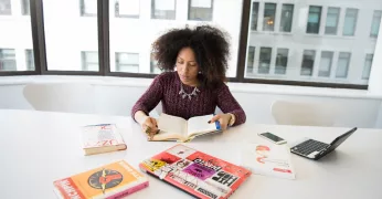 Dez livros de autoras para mostrar que as lutas do Dia Internacional da Mulher acontecem todos os dias