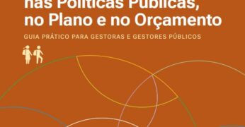 Capa do guia 'Transversalidade de Crianças e Adolescentes nas Políticas Públicas, no Plano e no Orçamento - Guia prático para gestoras e gestores públicos'. A imagem tem predominância da cor marrom, dois ícones que representam crianças com mochilas e detalhes gráficos com linhas parcialmente esféricas e multicoloridas.