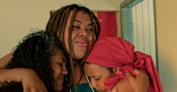 Ancestralidade e futuro se entrelaçam no curta-metragem ‘A Saudade que Habita em Meu Armário’