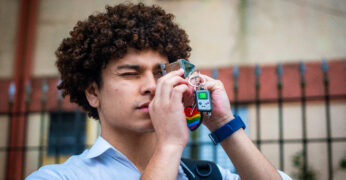 Curta-metragem ‘Sem Tempo, Irmão’ mostra a permanência da fé em meio à correria cotidiana