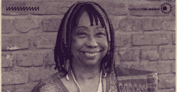 Imagem de Helena Theodoro. Ela é uma mulher negra, que tem cabelos em formato de trança. A foto tem filtro na cor roxa e os logos da Rádio Novelo e da Fundação Tide Setubal.