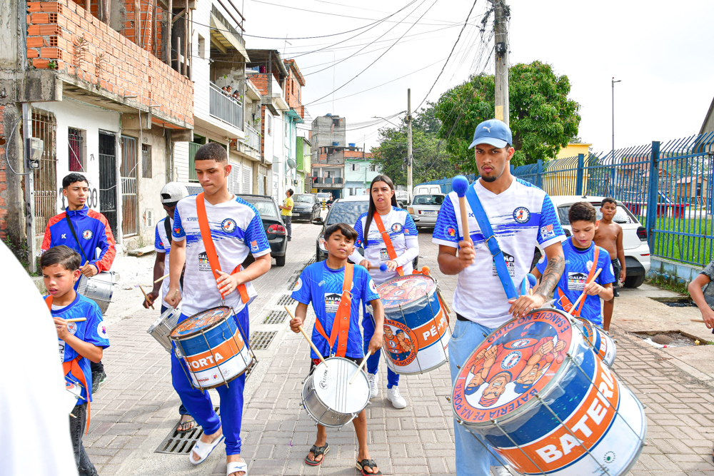 Bateria Pé na Porta na área externa do Galpão ZL, na rua Serra da Juruoca.