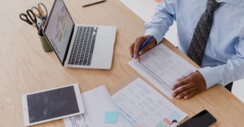 Desafios, planos e garantia de direitos na gestão pública