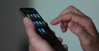 Estado ausente, mentira presente: por que a ausência do poder público induz a população acreditar em fake news